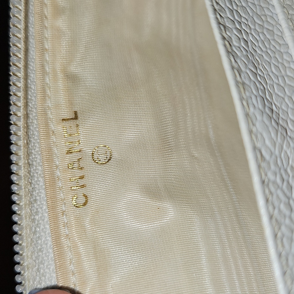 Chanel White Timeless/Classique Leather Wallet - Picture 10 of 13